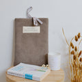 Pochette à livre Ela - Velours côtelé taupe et imprimé fleuri Lila