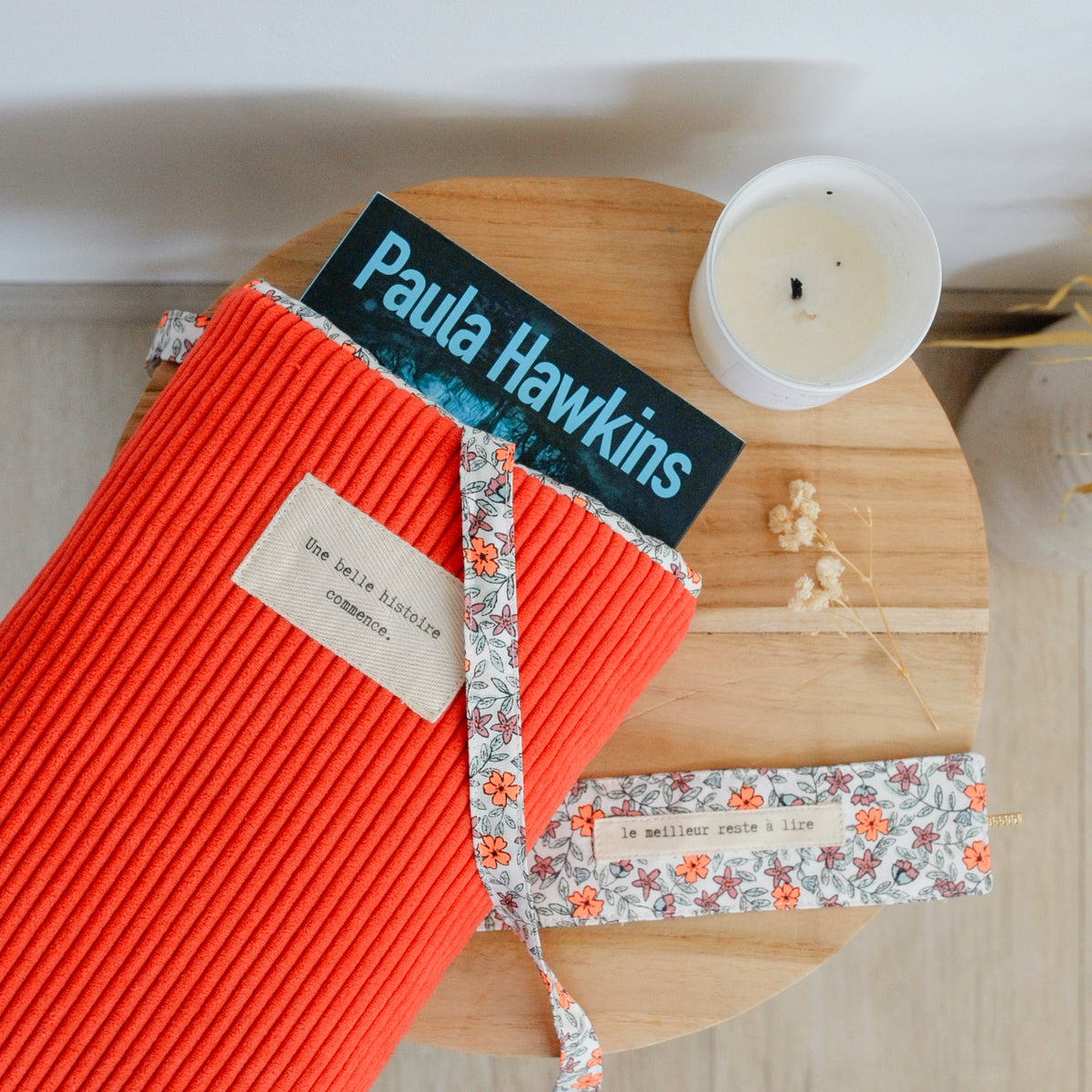 Pochette à livre Ela - Velours côtelé Mandarine et imprimé Zinnia