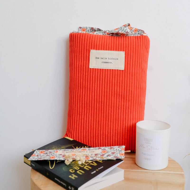Pochette à livre Ela - Velours côtelé Mandarine et imprimé Zinnia
