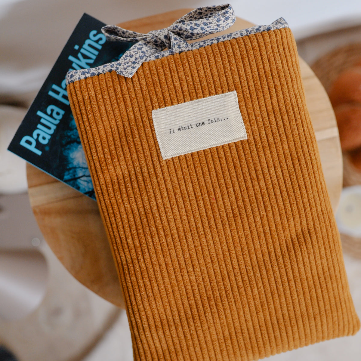 Pochette à livre Ela - Velours côtelé Camel et imprimé Milie